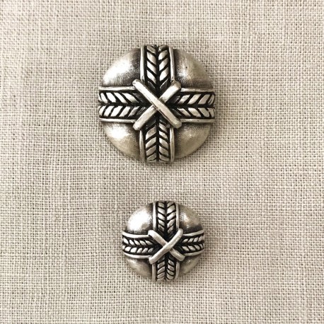 Metal Button Amulet, col. Silver