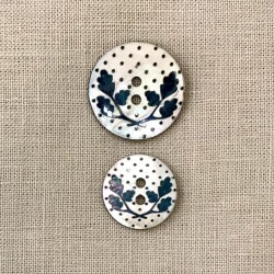 Engraved and Enamelled Mother of Pearl Button Holly, Col. Natural/ Pine