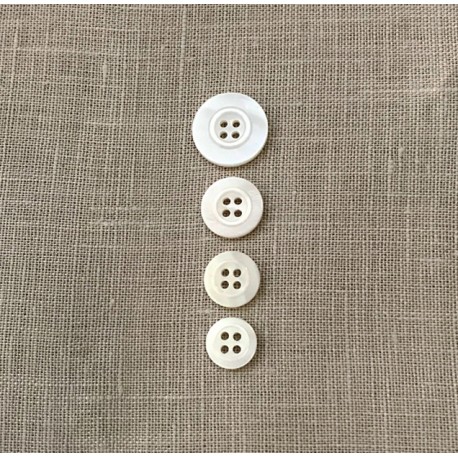 Mother of Pearl Button Sous-Tasse, col. Natural White