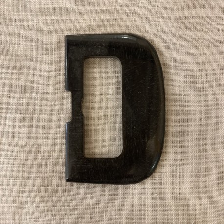Belt Buckle D Shape in Brown Horn