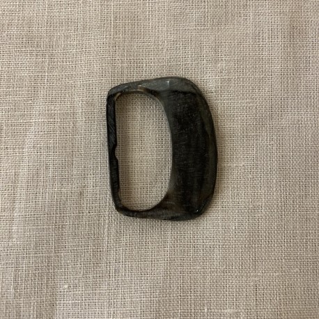 Small Belt Buckle D Shape in Brown Horn