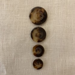 Polyester Button Tous en Gabardine, col. Light Brown Jasp