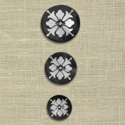 Engraved mother-of-pearl button Bellflower, col. Coal