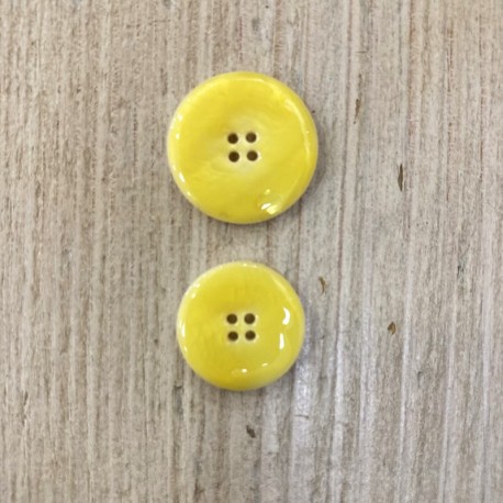 Enamelled Mother of Pearl Button Miami, col. Mimosa