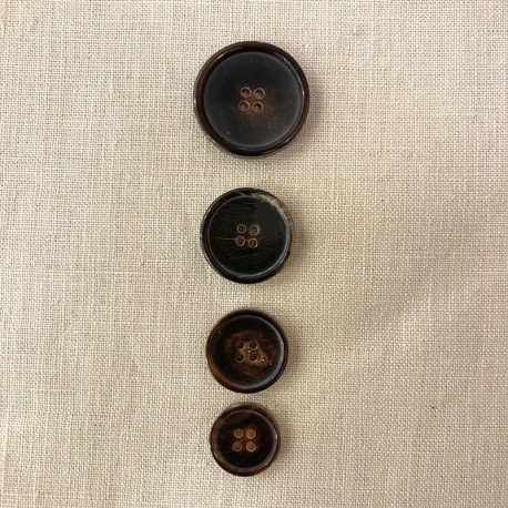 Bouton de Costume en Corne Brune