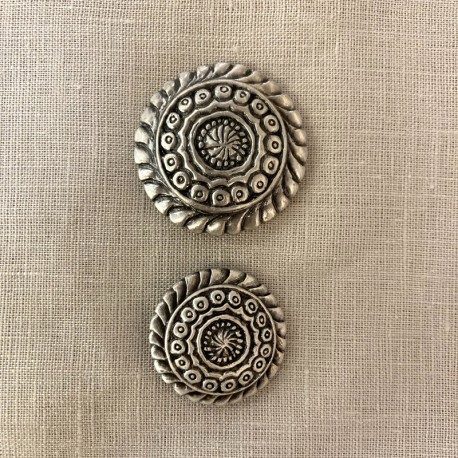 Engraved Metal Button Tribal, col. Silver