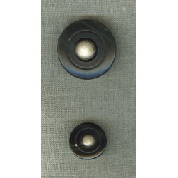 Marbled brown polyester dome button with raised centre