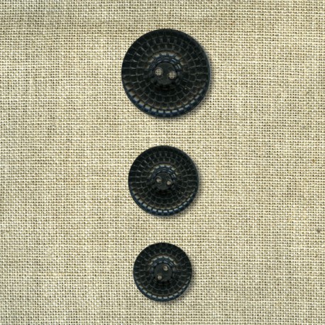 Polyester button with scales, col. Licorice