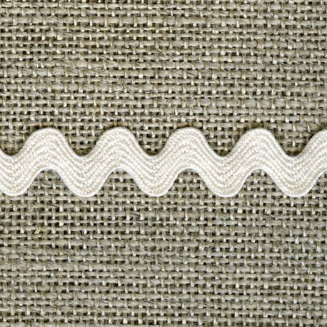 Matching braid ric-rac, col. Off-white