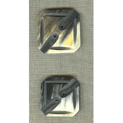 Bouton Carré en corne Noire.