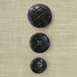 Bouton Corne Noire Effet Matelassé