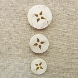 Bouton en corne blonde, fleur de badiane