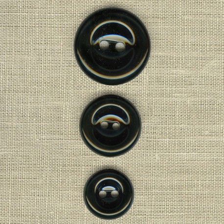 Polyester button with curves edges, col. Licorice