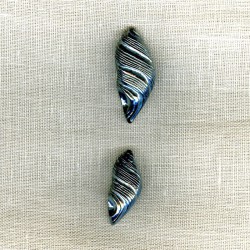Metal Button Conch Shell, col. Carbon