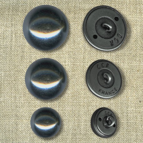 Curved metal button Sergent Paper, carbon.