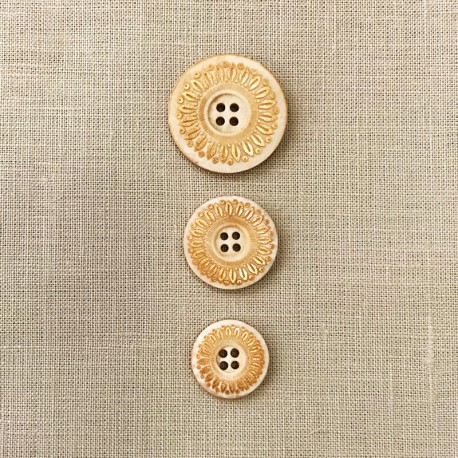 Napperon Engraved Polyester Button