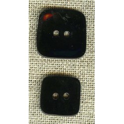 Puck Black enamelled mother-of-pearl button