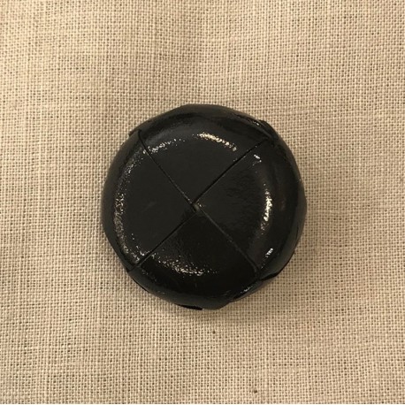 XL Coat Button Lacquered Leather col. liquorice