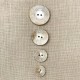 Engraved Mother of Pearl Button Galuchat, col. Natural