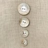Engraved Mother of Pearl Button Galuchat, col. Natural