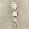 Engraved Mother of Pearl Button Galuchat, col. Natural