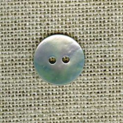 Enamelled mother-of-pearl confetti button, col. Iceberg 340