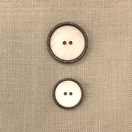Bouton Nacre Blanche Emaillée Rue Cambon, col. Glitter Carbone
