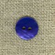 Enamelled mother-of-pearl confetti button, col. Indigo 31